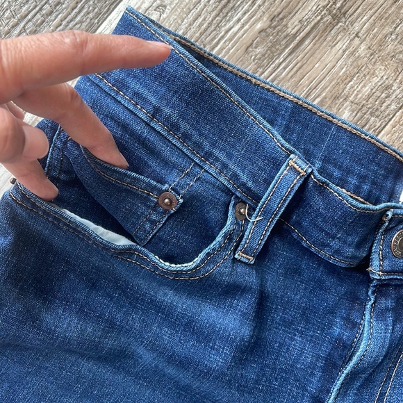 LEVI’S 🌟MID LENGTH SHORT 🌟JEAN SHORTS, 31 - Picture 5 of 12